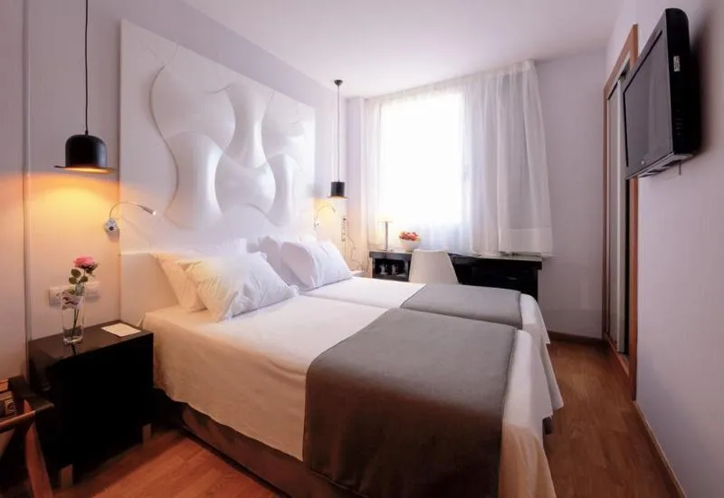 TRIPLE STANDARD Room, Evenia Rocafort, Barcelona
