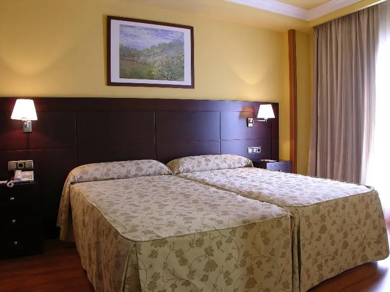 Room, Dos Castillas, Madrid