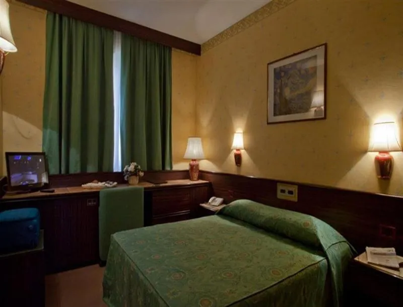 Room, Leonardo Da Vinci, Cagliari