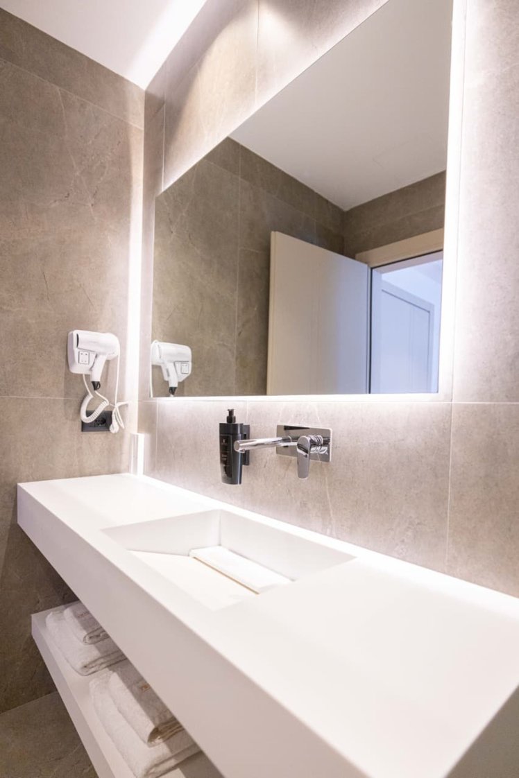 Tris3 Hotel, Kavaje