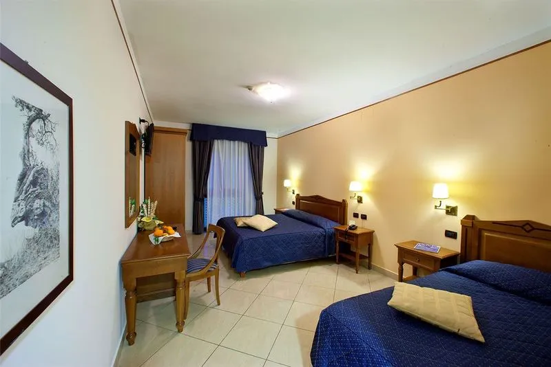 TRIPLE STANDARD Room, Ulisse Deluxe Hostel, Naples
