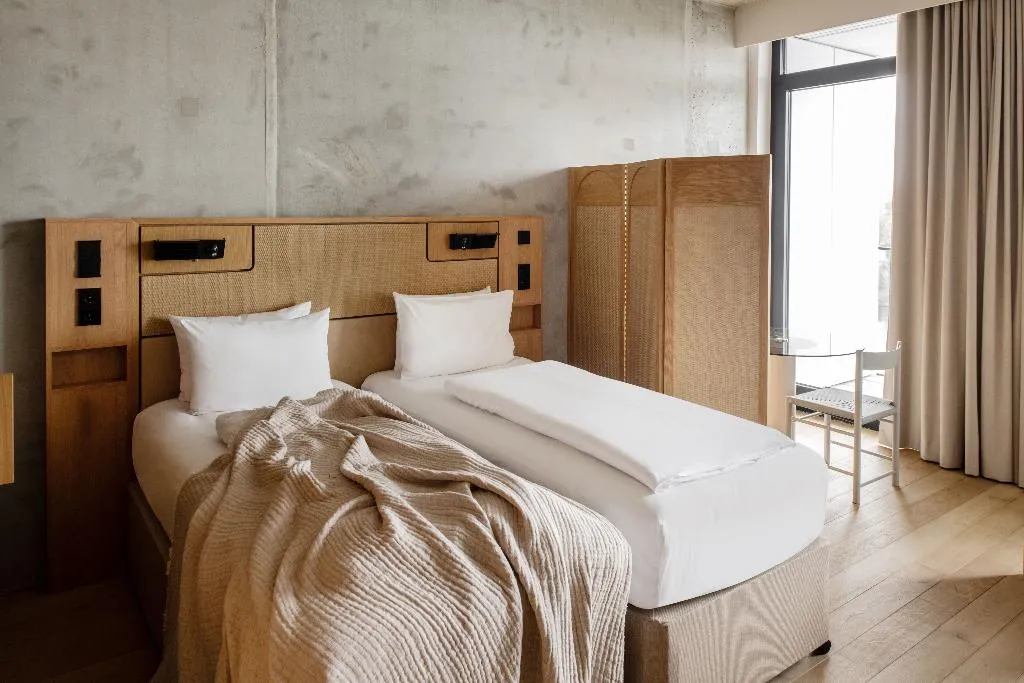 STUDIO TWO BEDS Room, Locke at East Side Gallery, Friedrichshain, Berlin