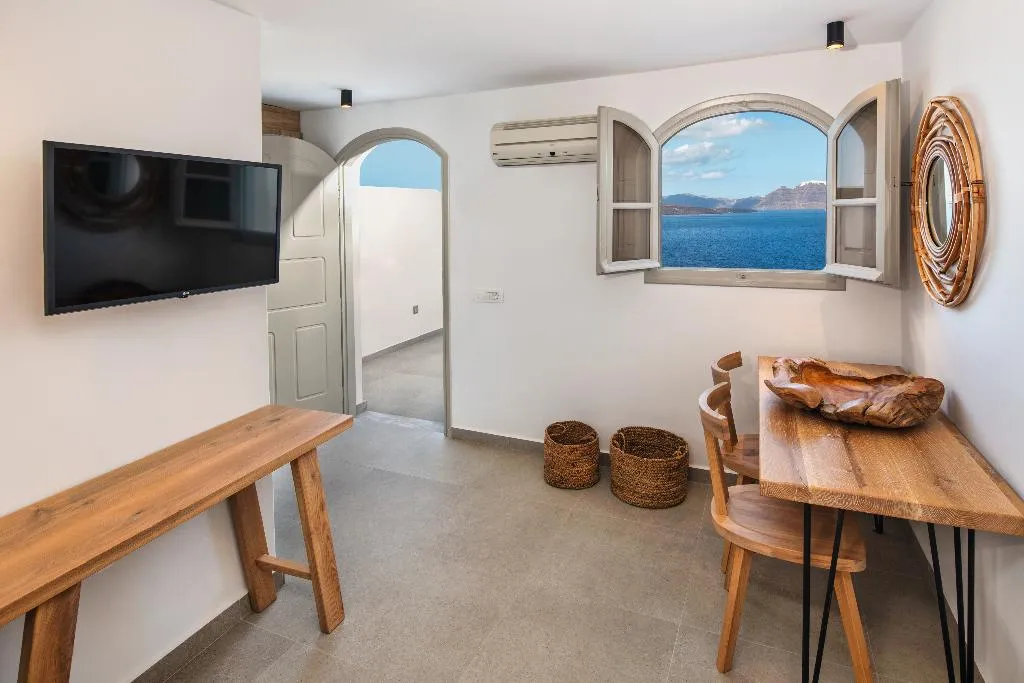 TWIN ONE BEDROOM ONE BATHROOM Room, Kokkinos Villas, Santorini