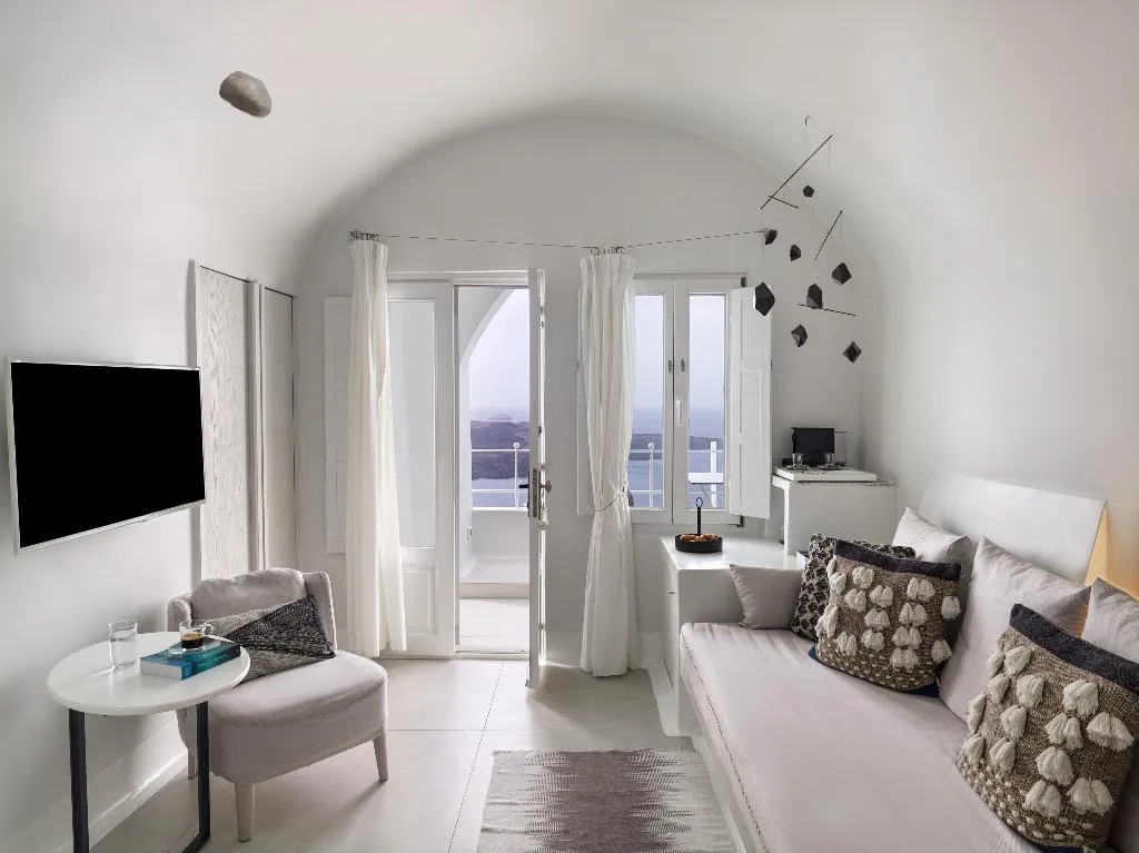 DOUBLE SUPERIOR Room, Cosmopolitan Suites, Santorini