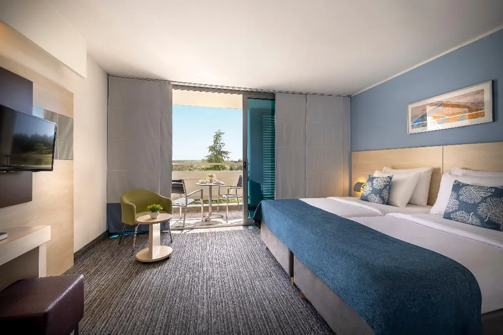 TWIN WITH BALCONY Room, Valamar Diamant Hotel, Istria