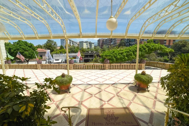 Terrace, Antiche Mura, Naples