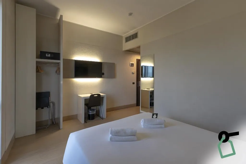 Double or Twin STANDARD Room, Hotiday Firenze Guidoni, Florence