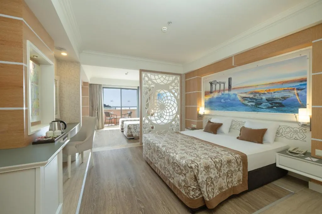 Room, Crystal Sunset Pearl Collection, Antalya