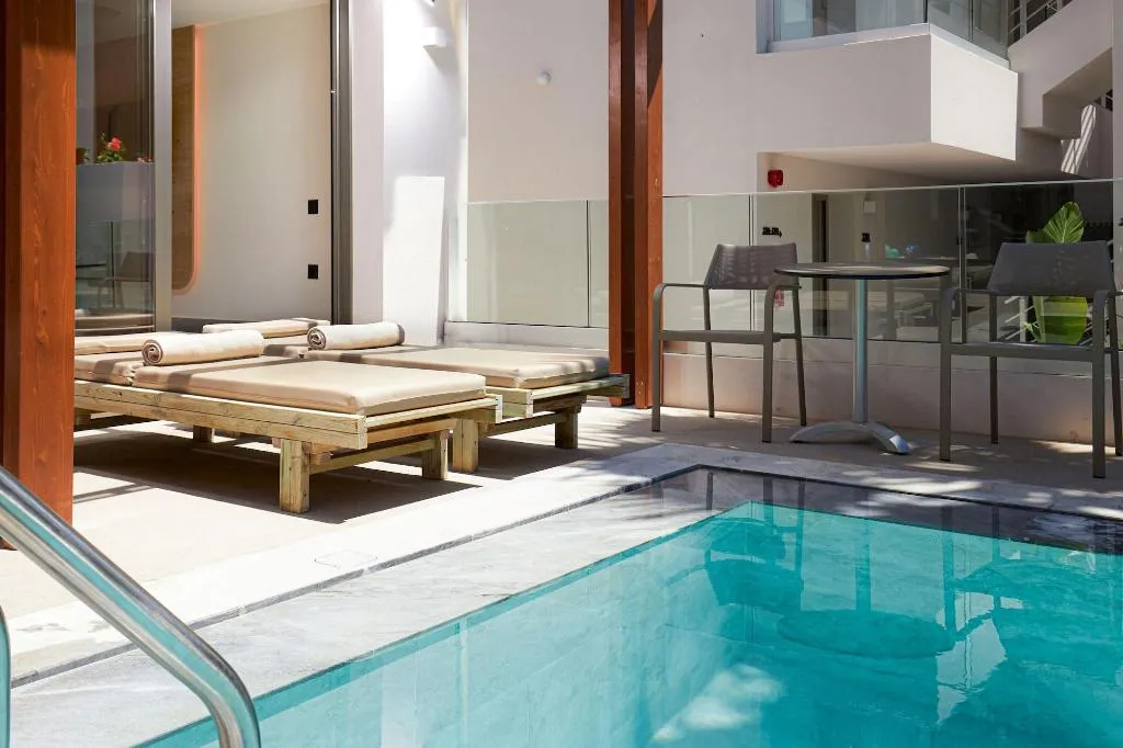 Room, Enorme Santanna Island, Crete
