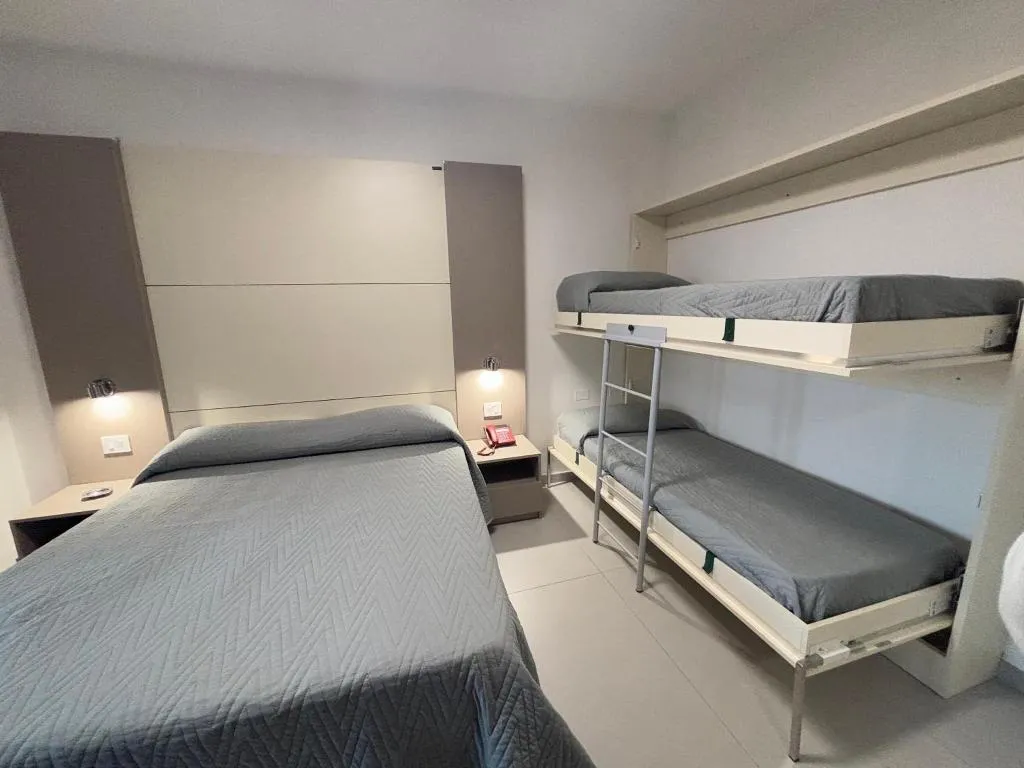 QUADRUPLE DELUXE Room, Hotel La Mela, Naples