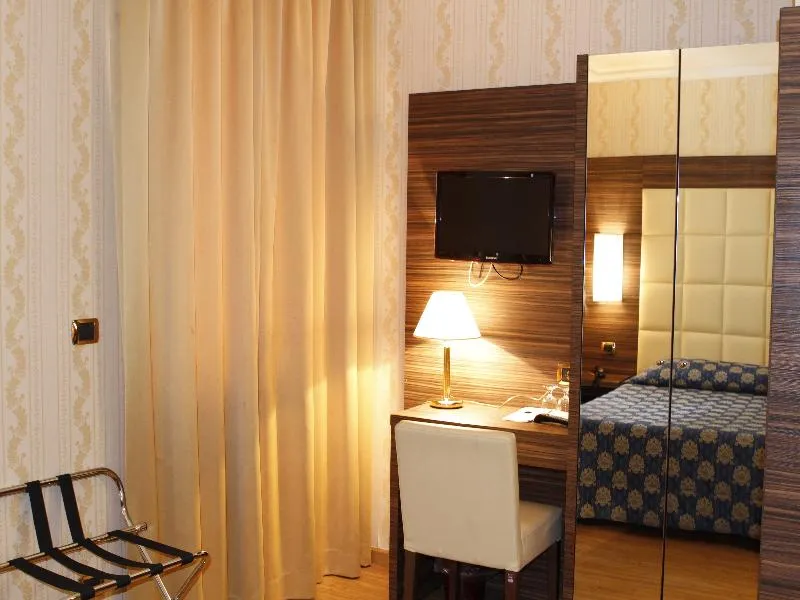 Room, LH Grand Hotel Hermitage, Rome