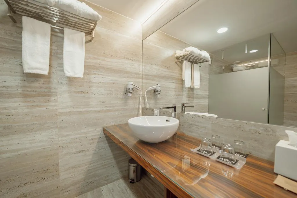 FAMILY ROOM STANDARD Room, ABC Hotel Porto - Boavista, Porto
