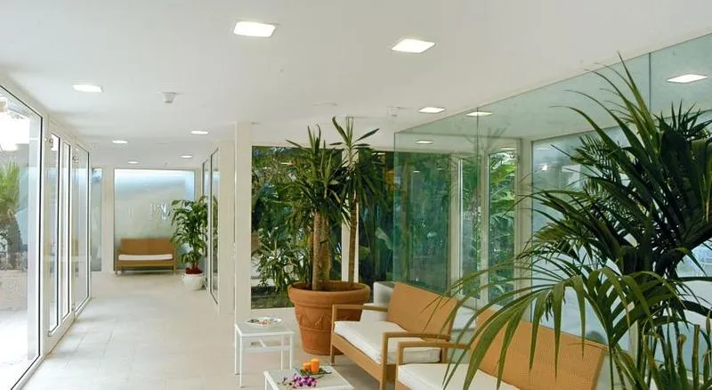 Lobby, Reginna Palace, Naples