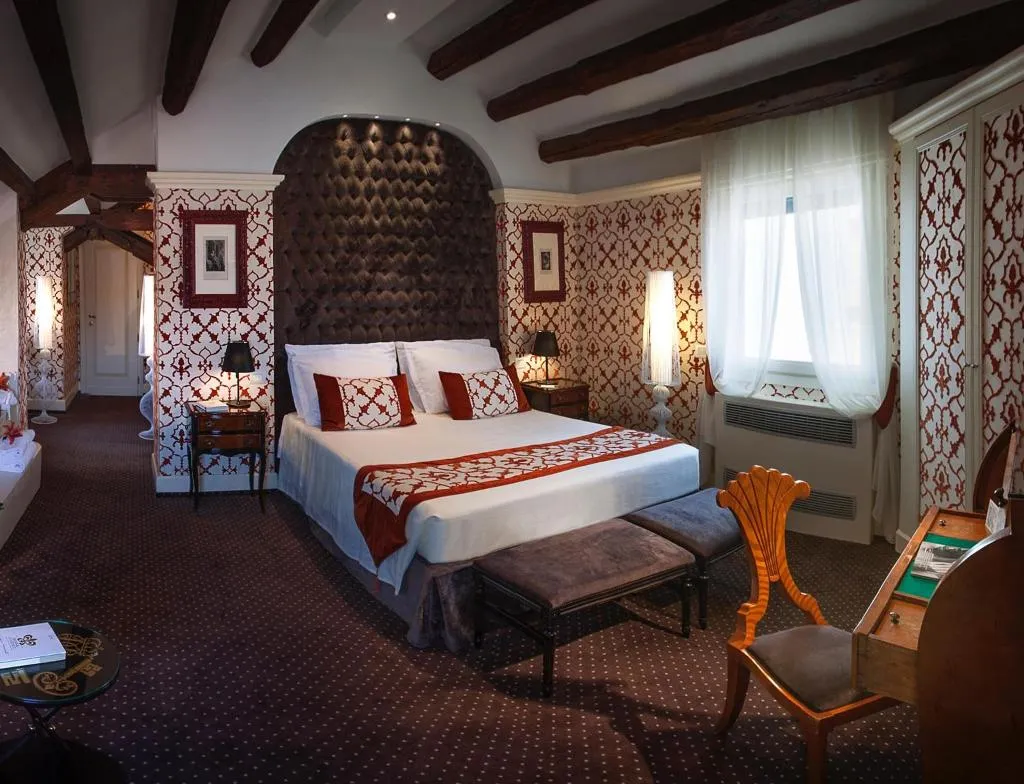 JUNIOR SUITE LAGOON VIEW Room, Londra Palace Venezia, Venice