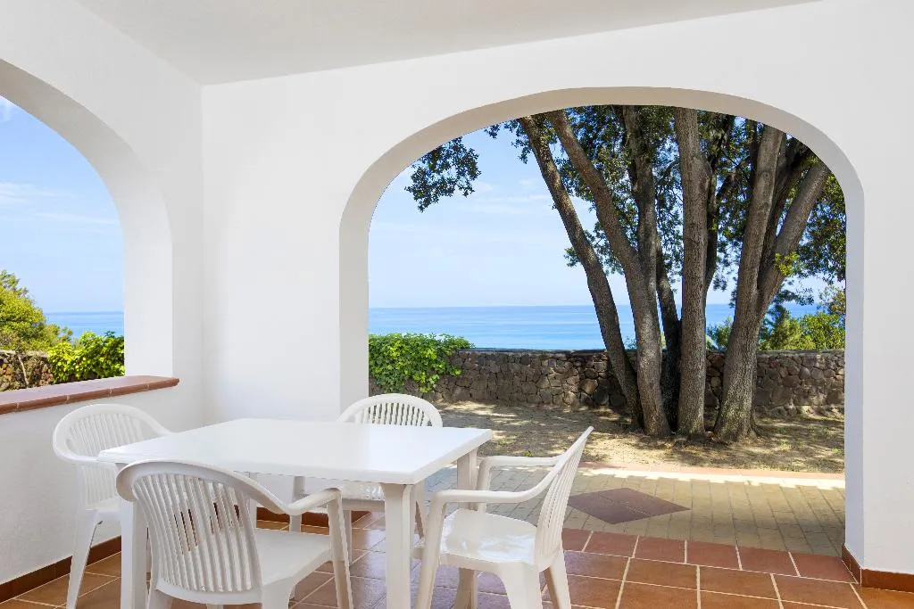 FAMILY ROOM CAPACITY 4 Room, Nicolaus Club Quattro Lune, Olbia