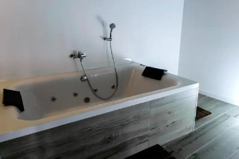 Room, El Siglo, Valencia
