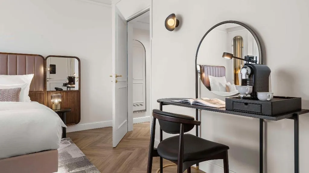 TWIN DELUXE Room, Vignette Collection Bristol Berlin, Berlin