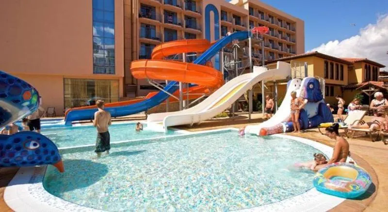 Pool, Tiara Beach, Bourgas