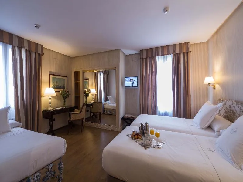 TRIPLE STANDARD Room, Principe Pio, Madrid