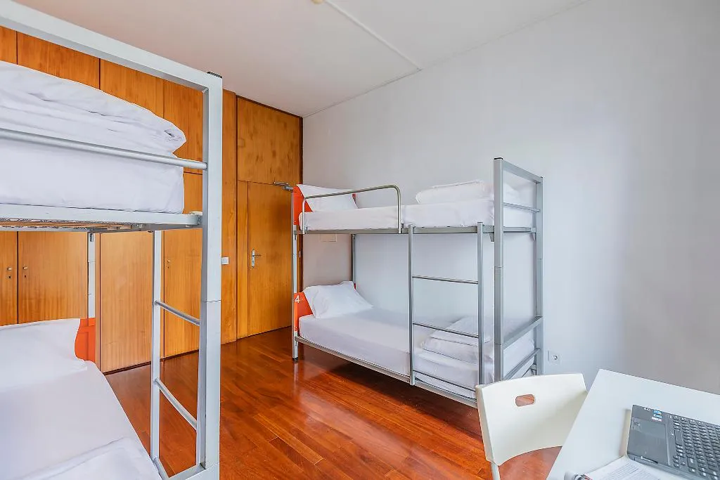 Bed in dormitory CAPACITY 4 Room, HI Porto - Youth Hostel, Porto