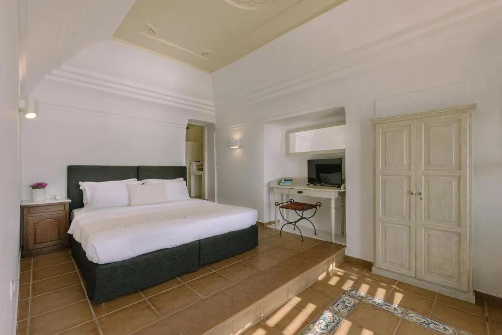 STUDIO DELUXE Room, Afroessa Hotel, Santorini