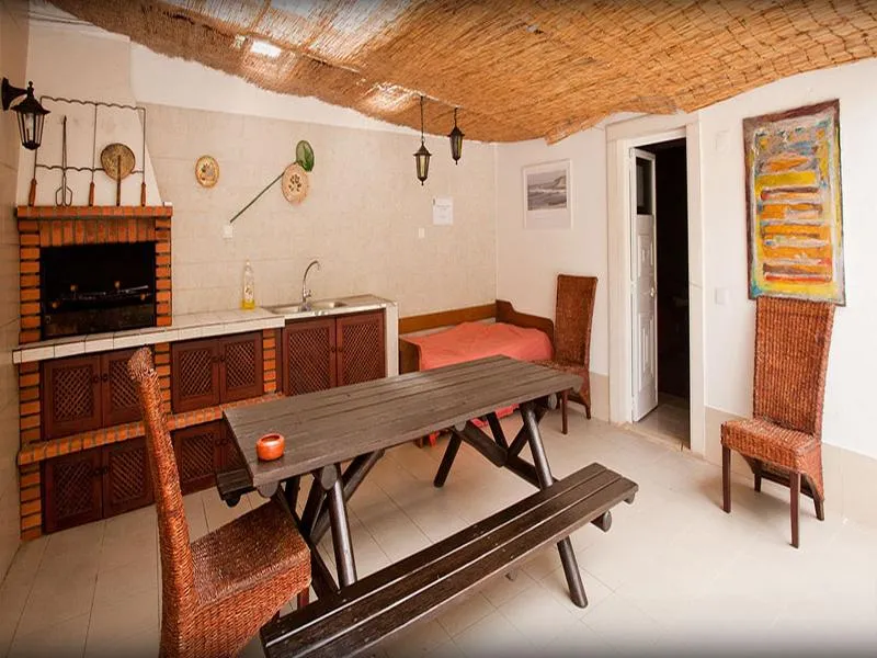Restaurant, Ericeira Chill Hill Hostel & Private Rooms, Lisbon