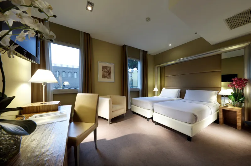 TWIN CLASSIC Room, Mercure Roma Centro St. John, Naples