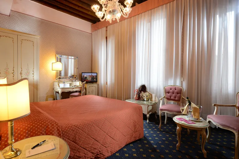 TRIPLE STANDARD Room, Rialto Hotel, Venice