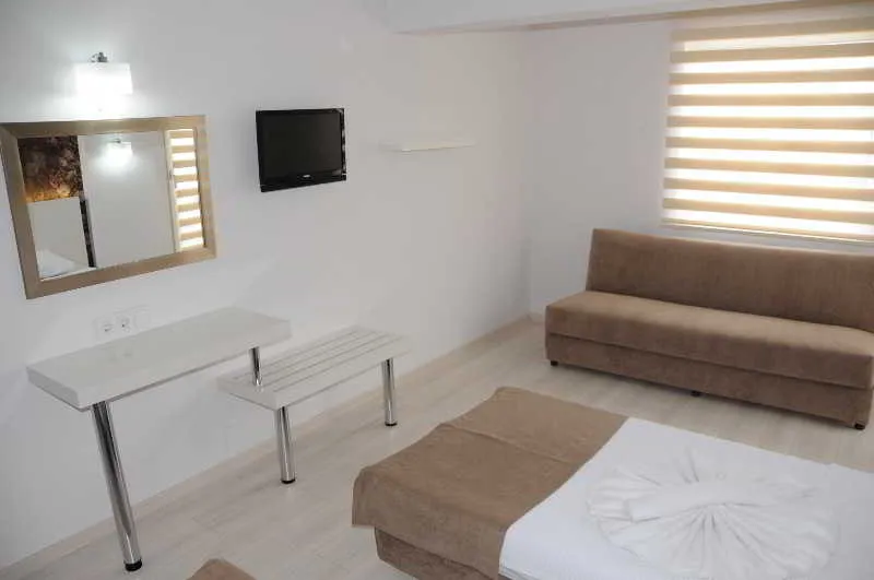 Room, Myra, Dalaman