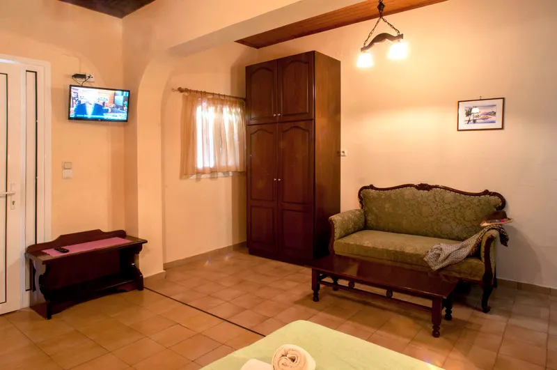 STUDIO CAPACITY 3 Room, Fouxia Apartments and Studios, Corfu