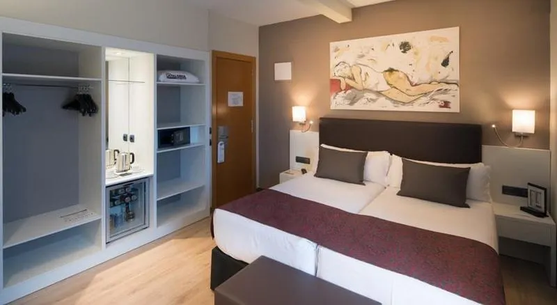 DOUBLE STANDARD Room, Catalonia Castellnou, Barcelona