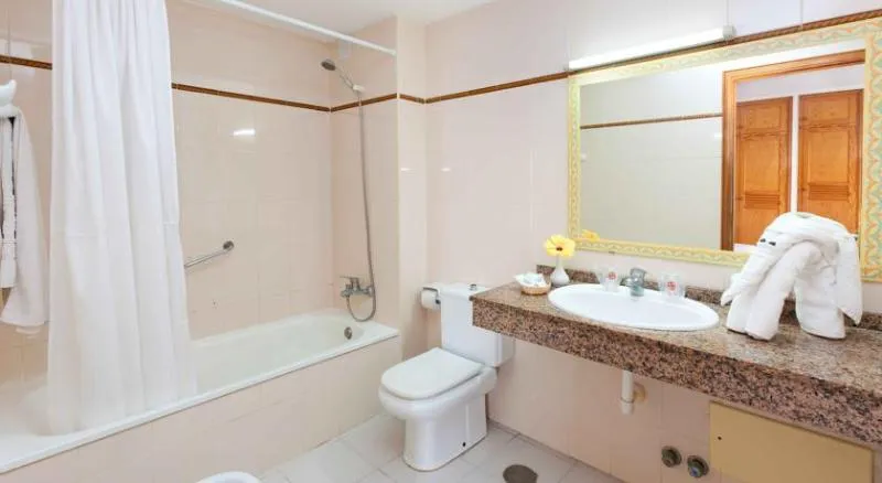 APARTMENT CAPACITY 1 Room, BLUESEA Apartamentos Costa Teguise Beach, Lanzarote