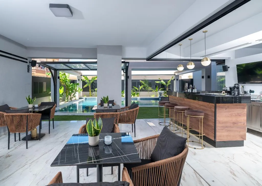 Bar, Captain Napoleon Paterakis CNP Luxurious Suites, Crete
