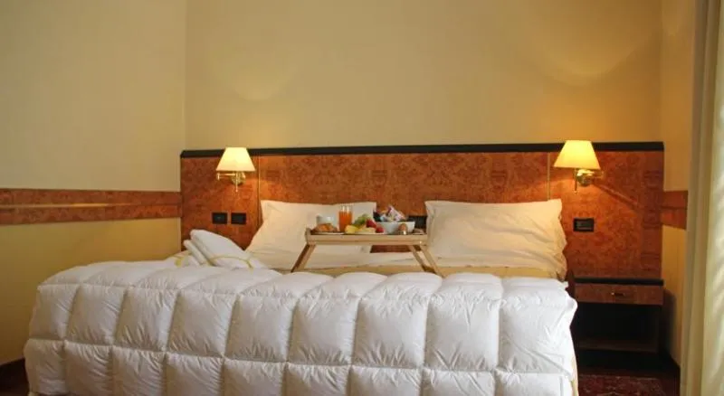 JUNIOR SUITE DELUXE WITH JACUZZI Room, Park Hotel Villa Leon d'Oro, Venice