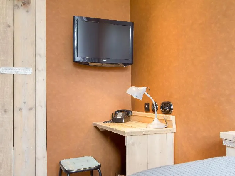 TWIN STANDARD Room, Max Brown Htl Museum Sq, part of Sircle Collection, Amsterdam