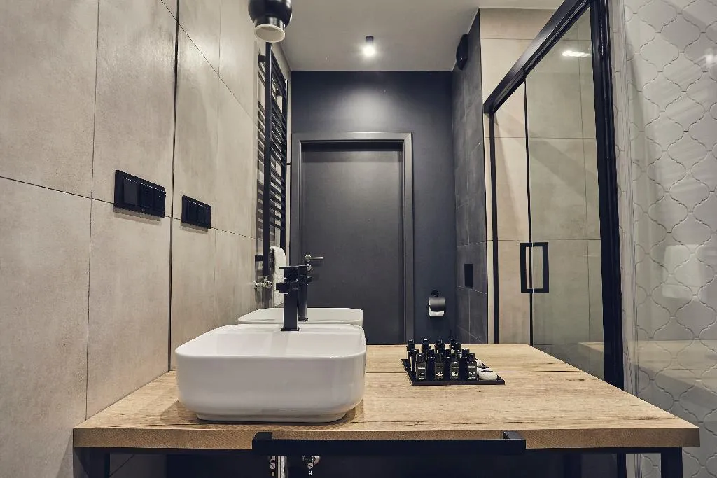 SUITE CAPACITY 3 Room, The Bridge Suites, Krakow