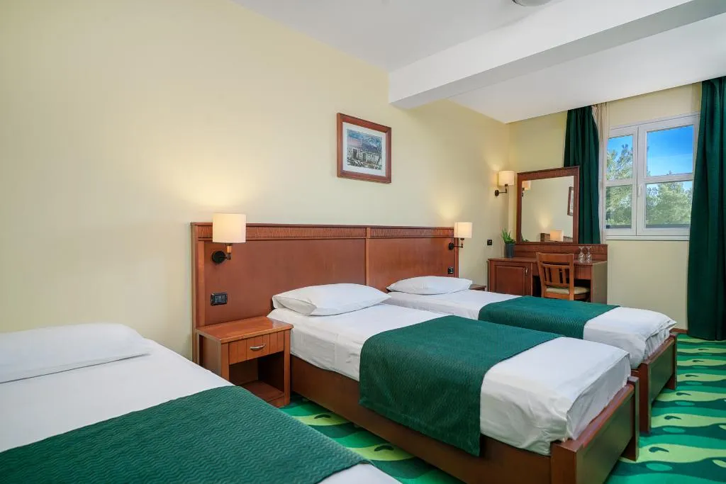 TRIPLE STANDARD Room, Hotel Vrata Krke Sibenik, Split