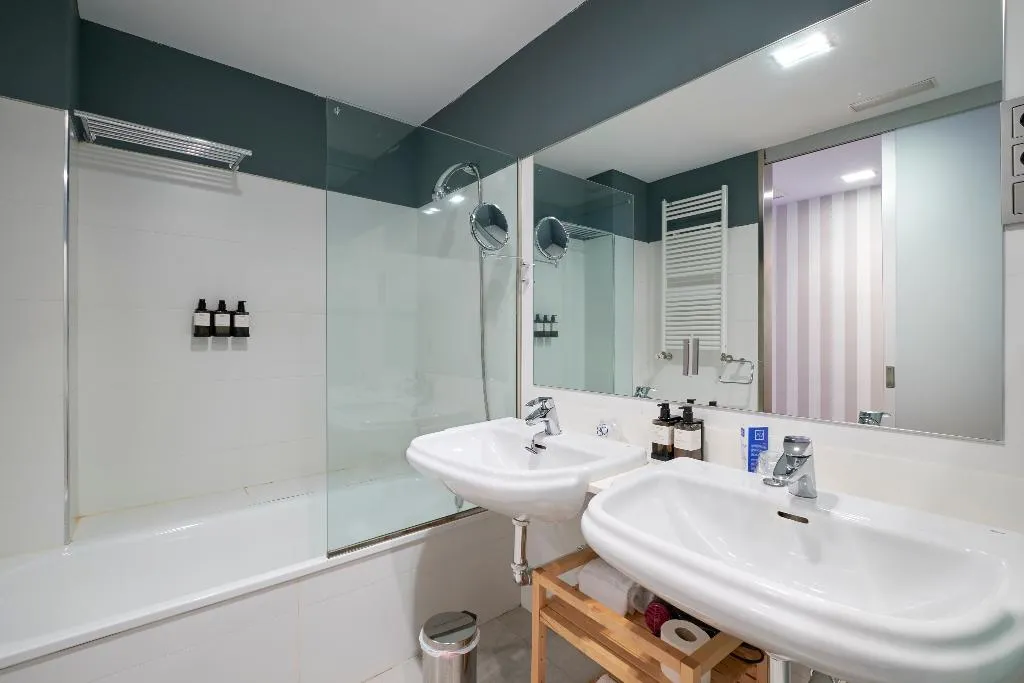 DOUBLE STANDARD Room, Hotel AR Isabel De Farnesio, Madrid
