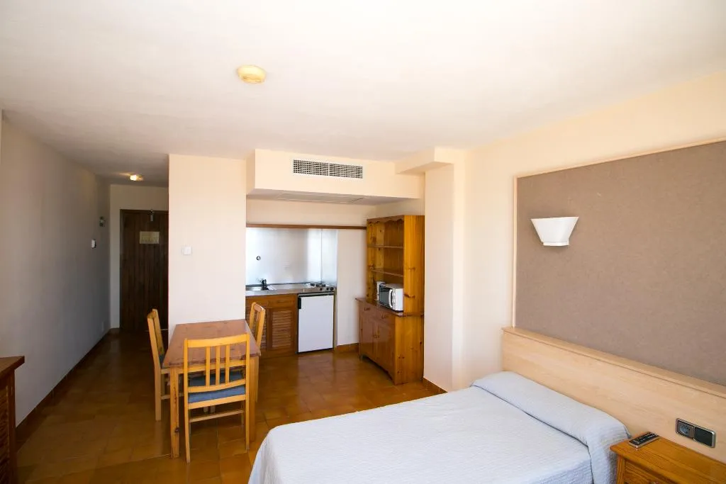 STUDIO CAPACITY 3 Room, The White Apartments by Ibiza Feeling, Ibiza