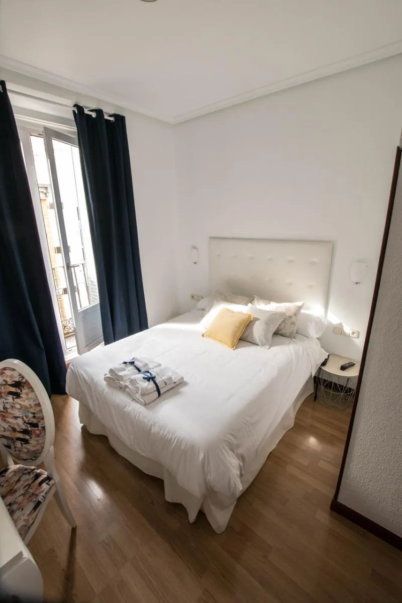 Double or Twin STANDARD Room, Vazquez de Mella Boutique Gran Vía, Madrid