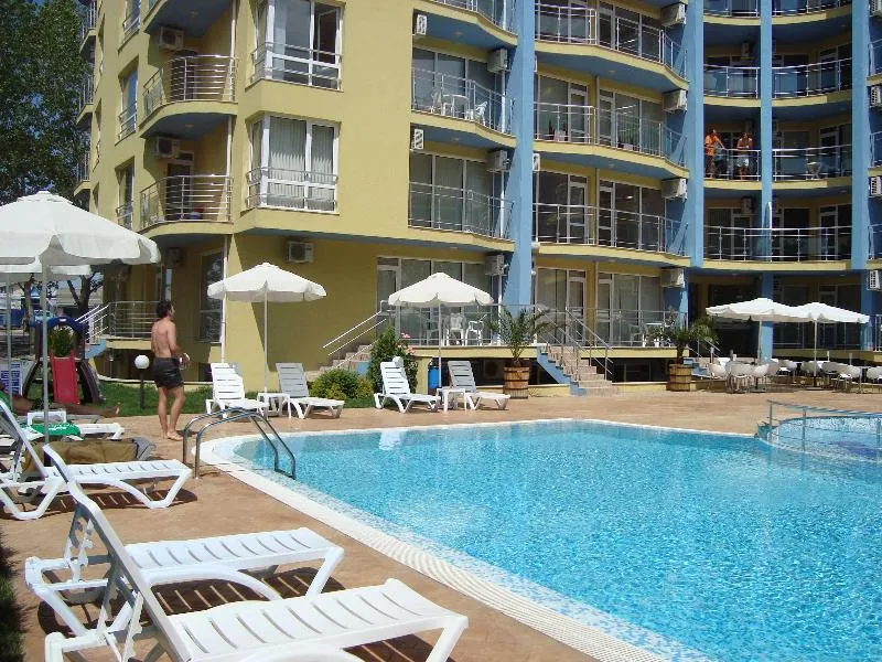 Pool, Marack, Bourgas