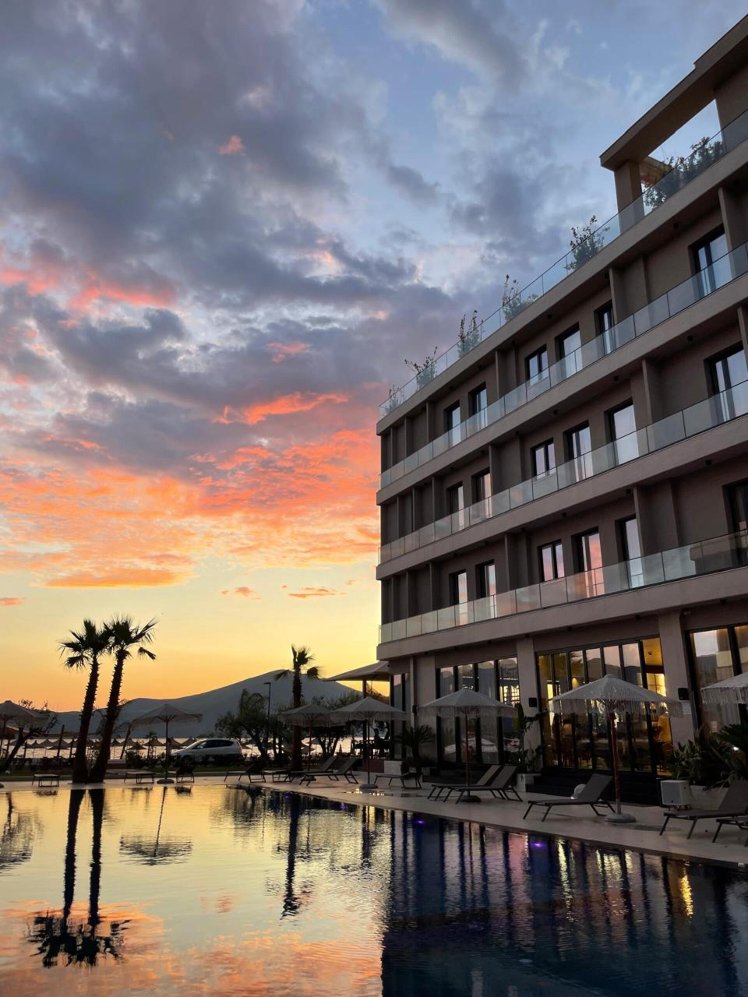 Tris3 Hotel, Kavaje