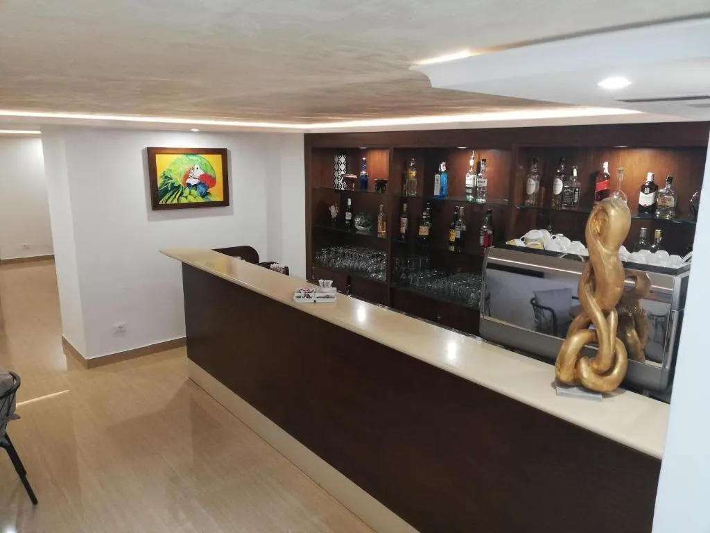 Bar, Bristol Terme, Naples