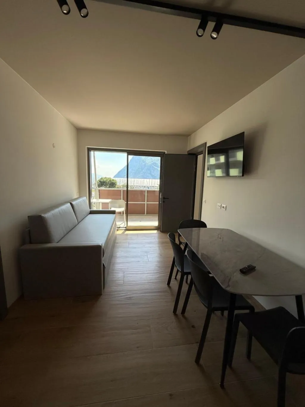 APARTMENT LAKE VIEW Room, Residence Centro Vela, Milan