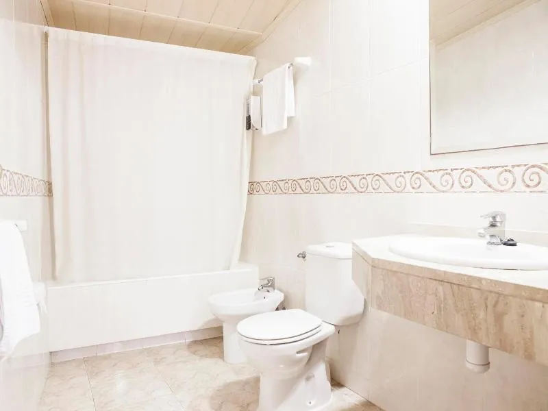 TRIPLE SUPERIOR Room, Hotel Ibersol Sorra d'Or, Costa Brava