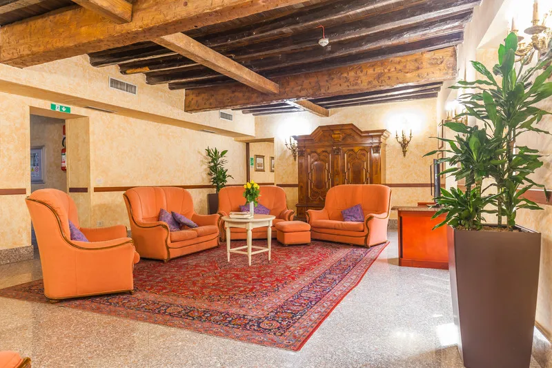 Lobby, Madison, Rome