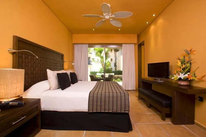 DOUBLE PREMIUM BEACH FRONT Room, Catalonia Yucatan Beach, Cancun Area