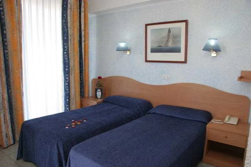 Room, Internacional, Costa Brava