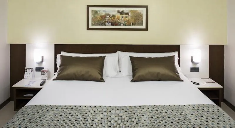 DOUBLE SINGLE USE STANDARD Room, Catalonia Born, Barcelona