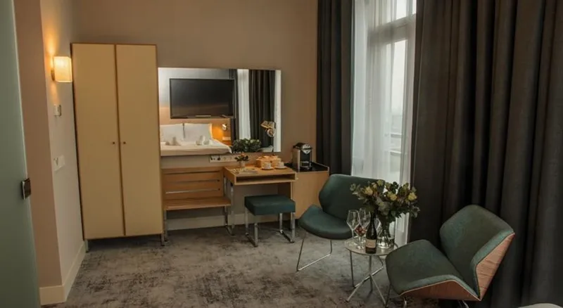 General view, Amadi Panorama Hotel, Amsterdam